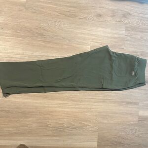 Figs Women’s Olive Cargo Pants